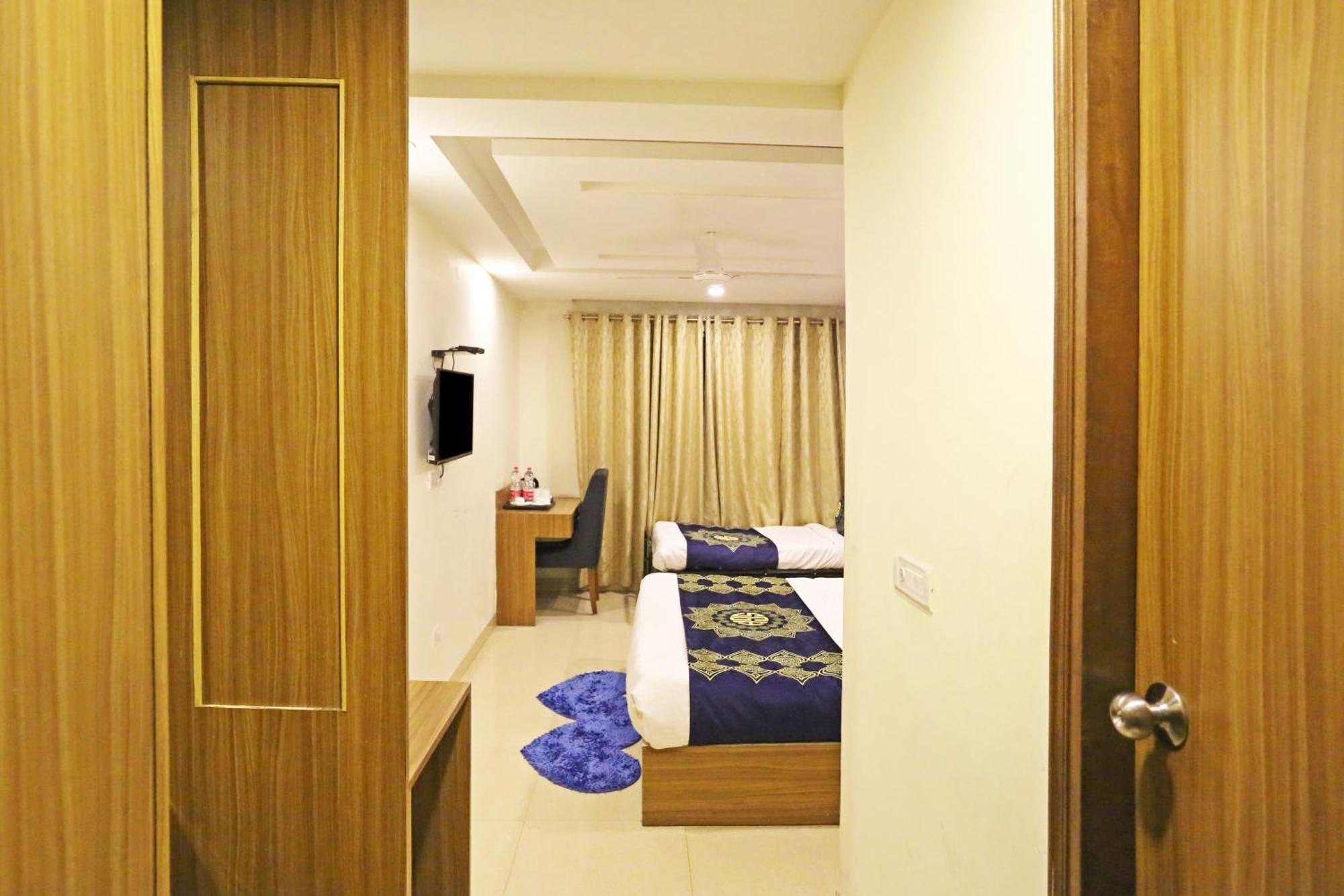 Hotel Grand Suites By D'Capitol Near Delhi Airport New Delhi Exterior photo