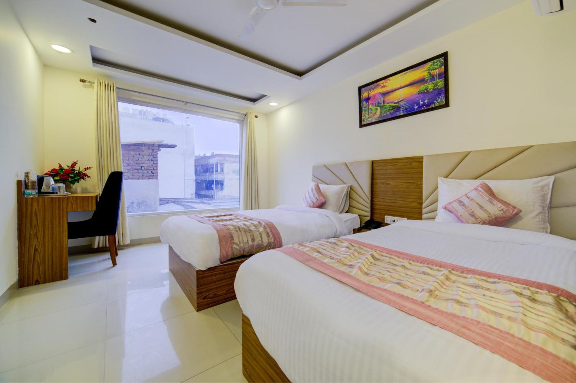 Hotel Grand Suites By D'Capitol Near Delhi Airport New Delhi Exterior photo