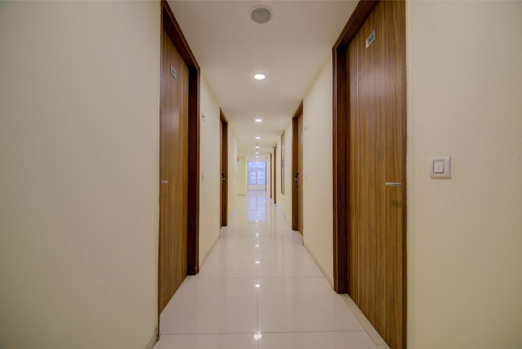 Hotel Grand Suites By D'Capitol Near Delhi Airport New Delhi Exterior photo