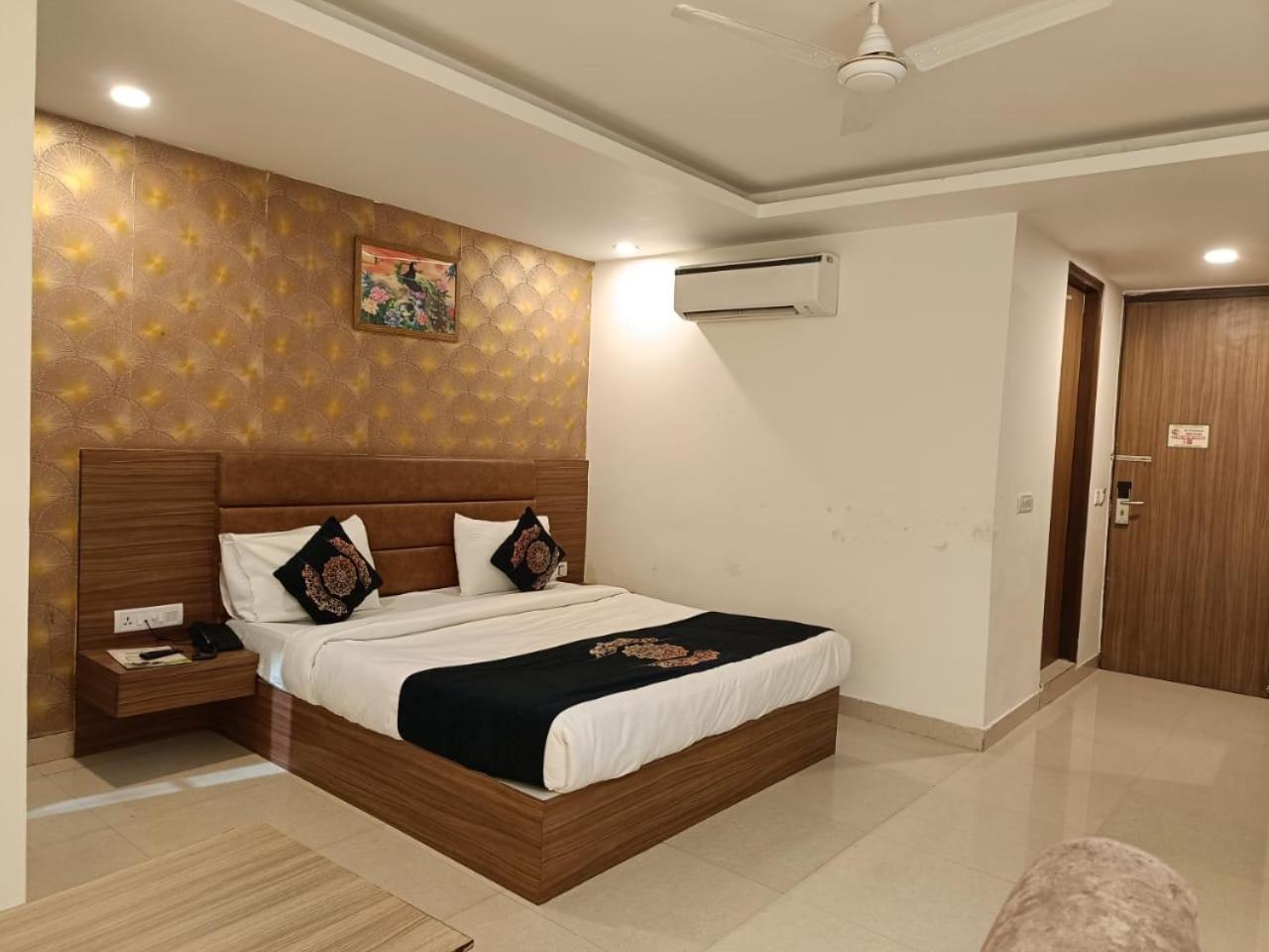 Hotel Grand Suites By D'Capitol Near Delhi Airport New Delhi Exterior photo