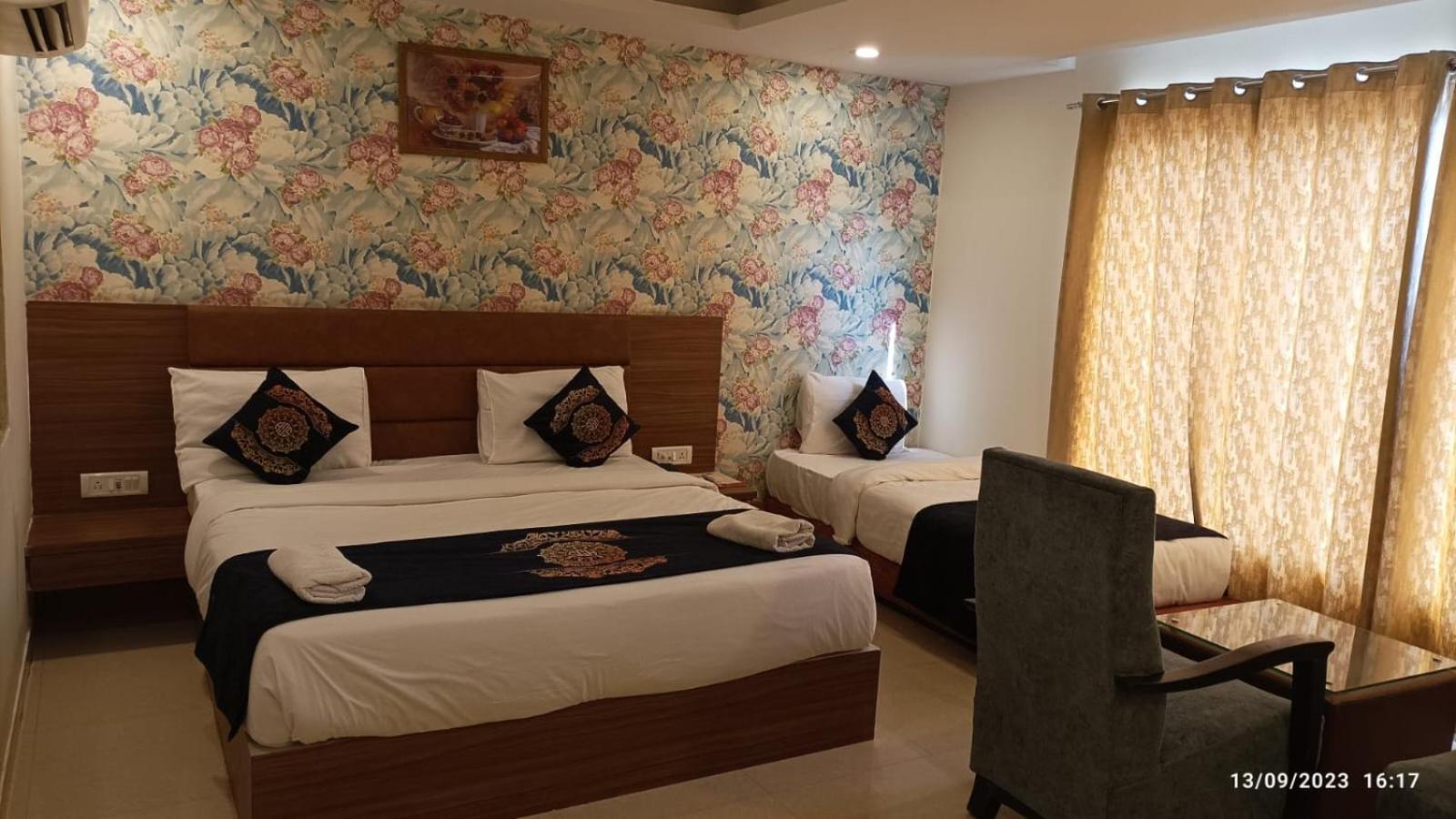 Hotel Grand Suites By D'Capitol Near Delhi Airport New Delhi Exterior photo