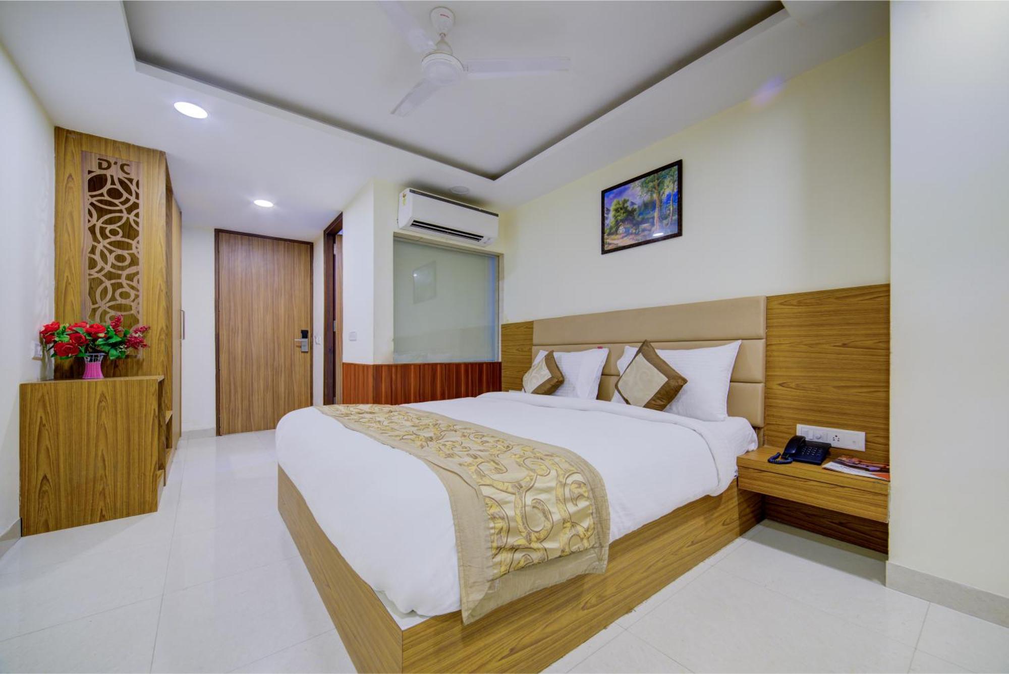 Hotel Grand Suites By D'Capitol Near Delhi Airport New Delhi Exterior photo